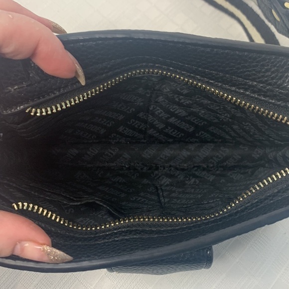 Steve Madden Black "WALLET ON A STRING"Crossbody Purse - Picture 7 of 9